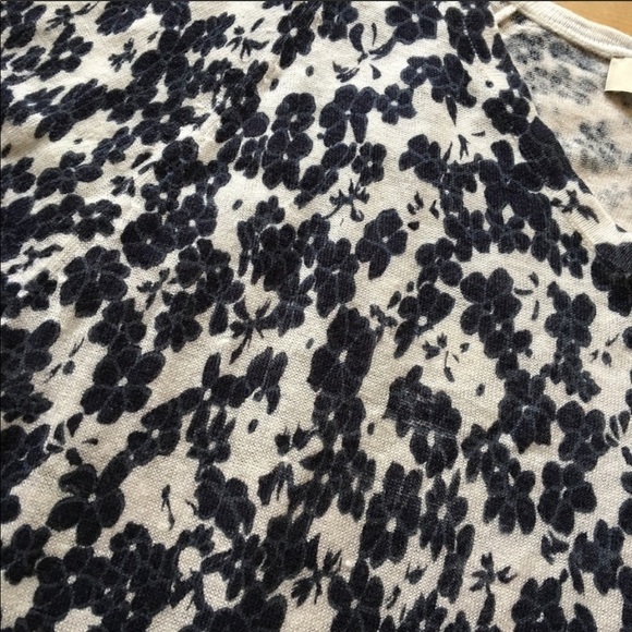 Loft Long Sleeve Crewneck Sweater Size Small - Picture 3 of 3